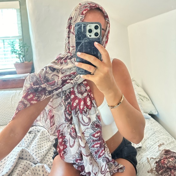 Pashmina - Picture 1 of 5